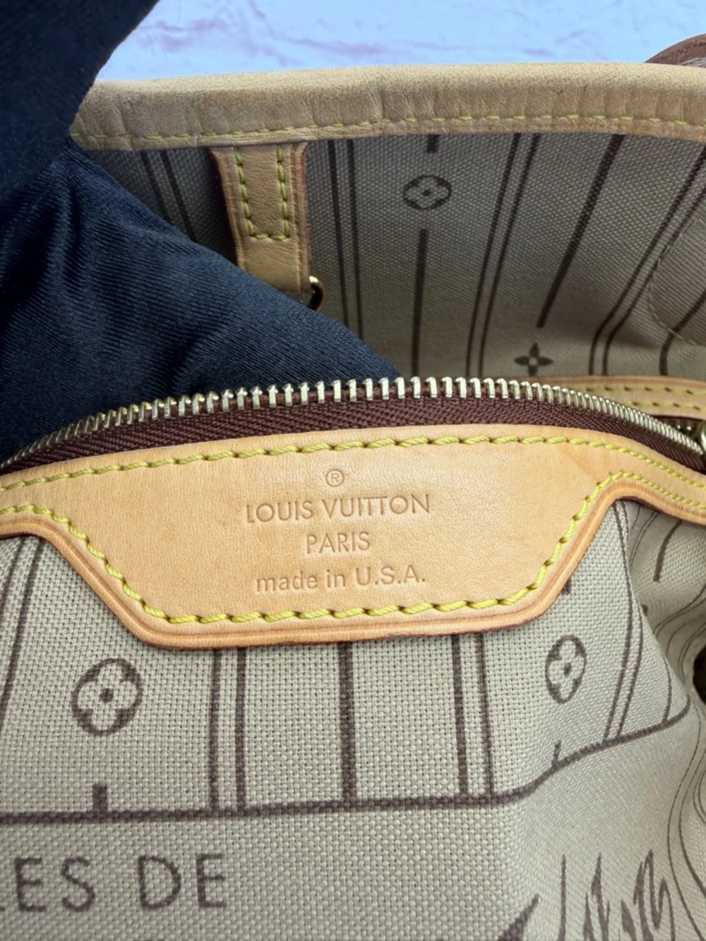 Louis Vuitton Neverfull Mm Monogram Canvas Tote in Brown
